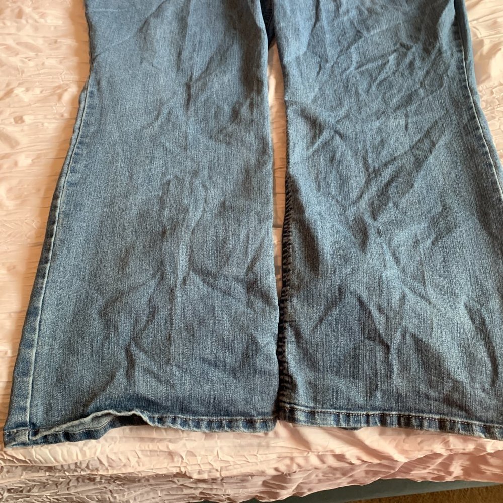 Lee Rider Midrise Boot Cut Denim Jeans - Picture 3 of 5